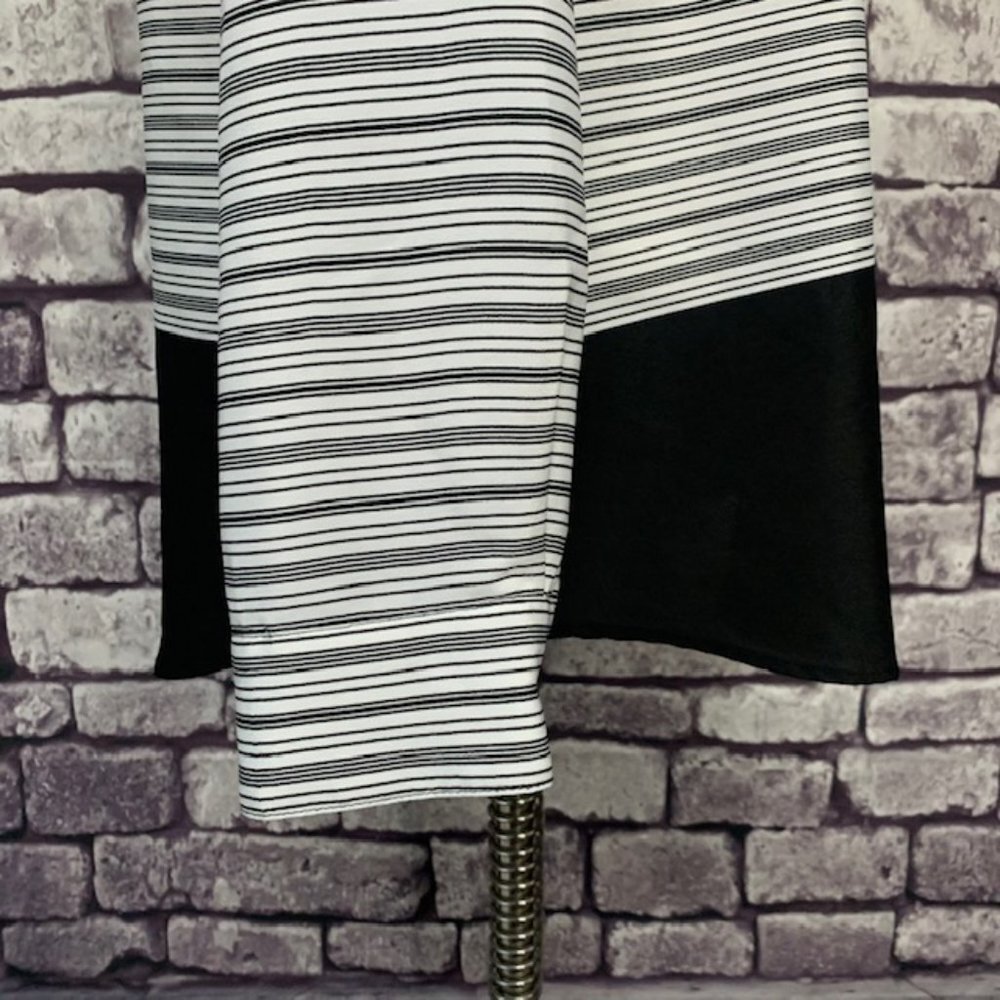 Chico's Striped Blouse Size Medium - Picture 5 of 9